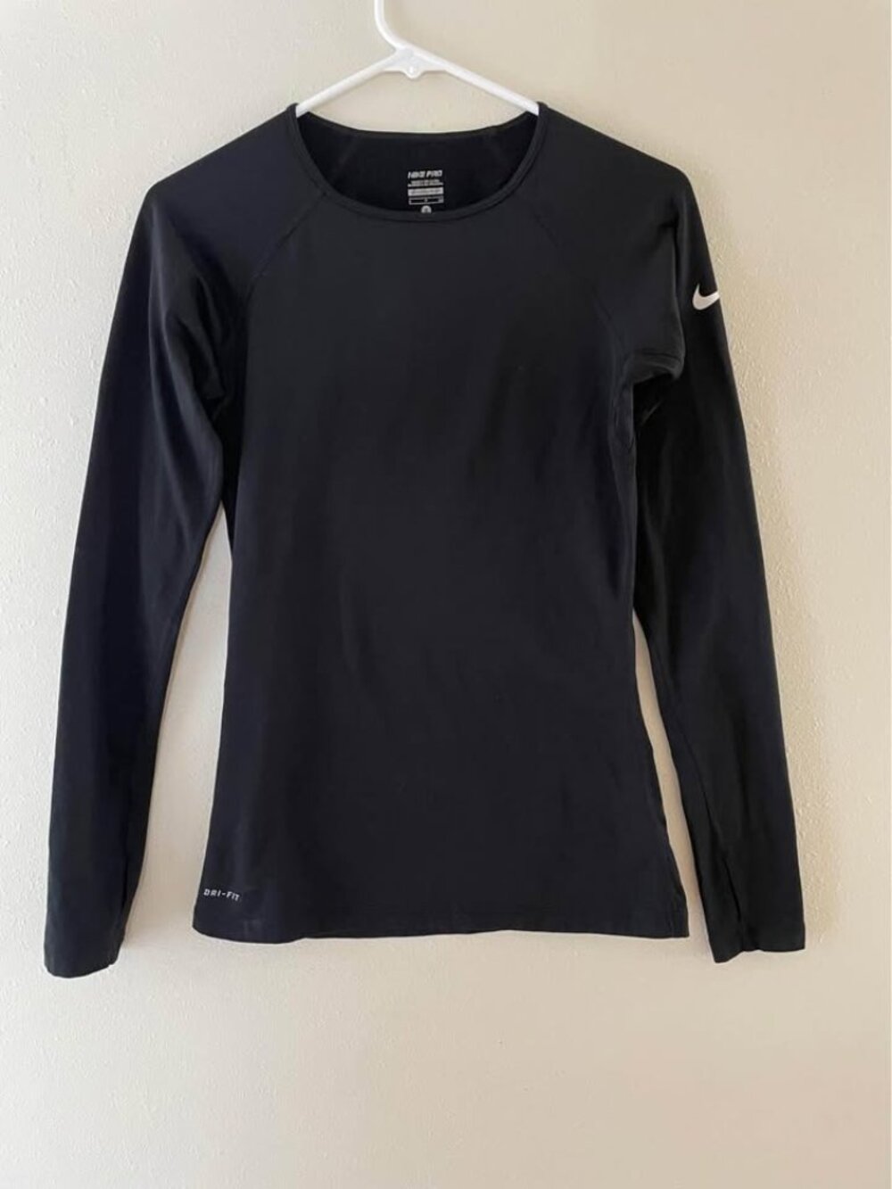 Nike Pro Women’s Sz Small Dri Fit Black Fitted Running Shirt